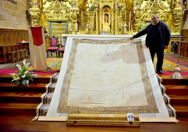 Una copia de la tela con la que se amortajó a Jesús